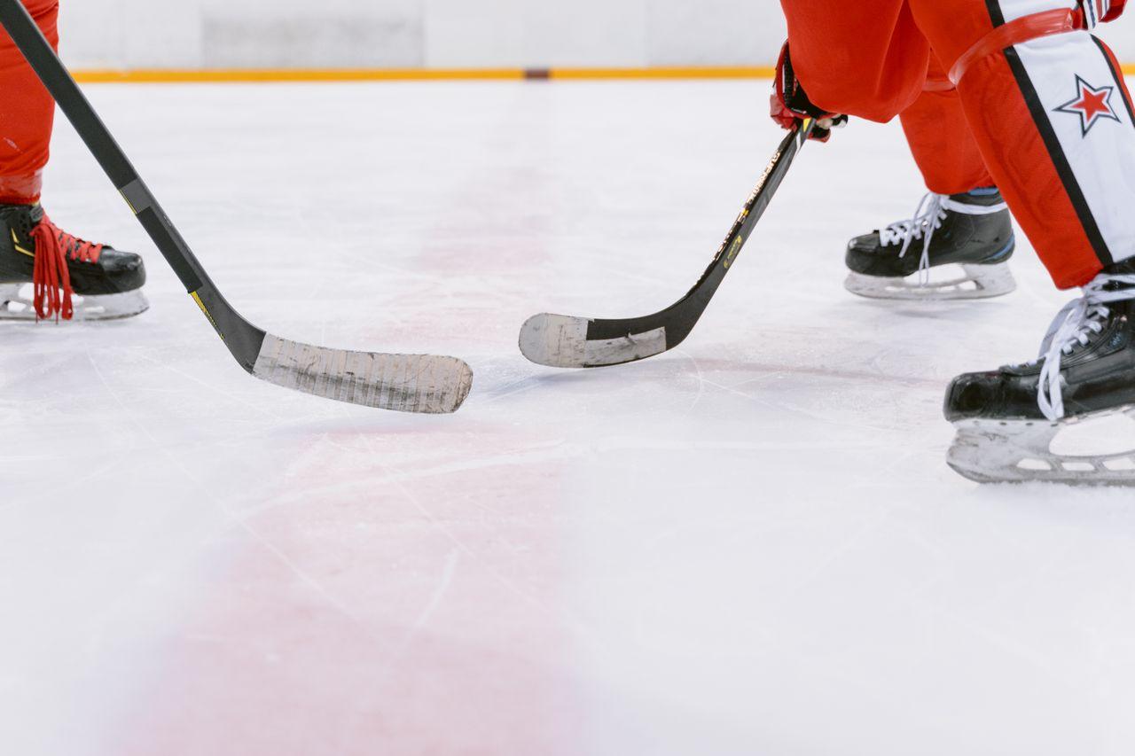 How to Pick the Right Hockey Stick Flex: A Beginner’s Guide